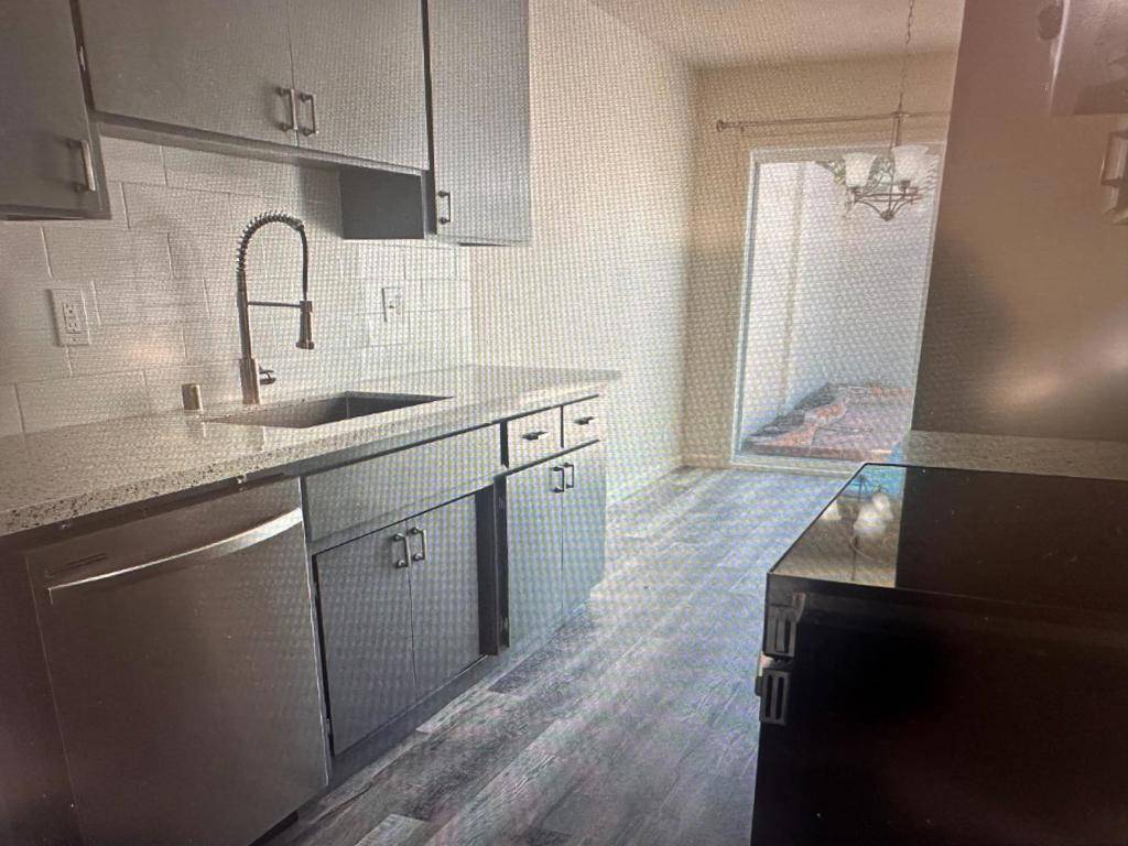 Salinas, CA 93906,1690 Cherokee DR