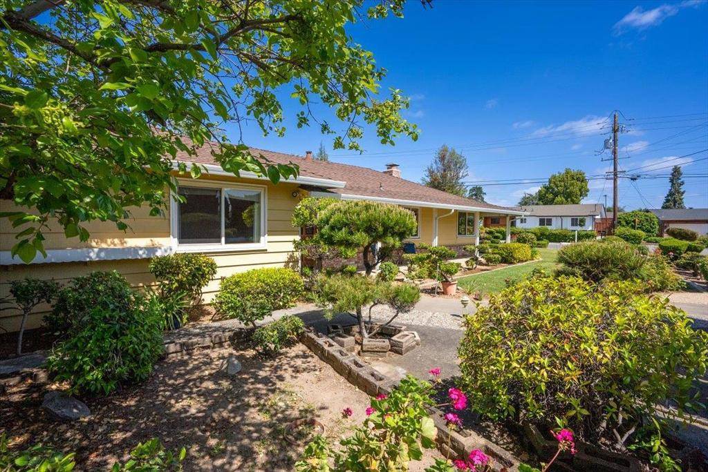 Saratoga, CA 95070,18654 Aspesi DR