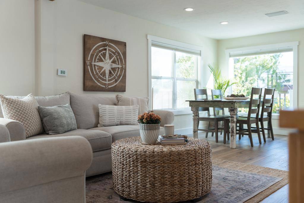 Aptos, CA 95003,430 Hillcrest DR