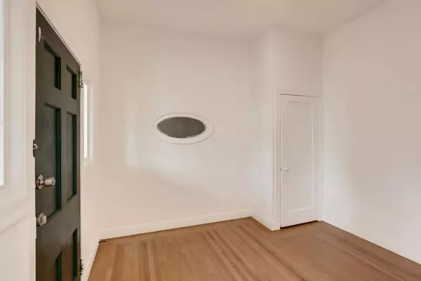 Oakland, CA 94607,213 7th ST