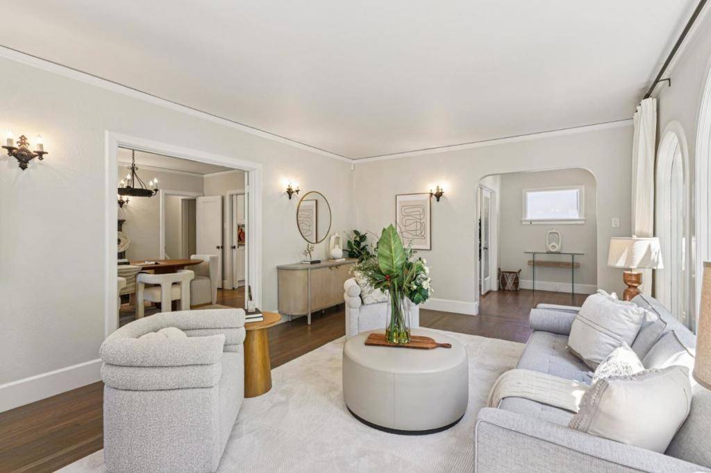 Burlingame, CA 94010,2404 Hillside DR