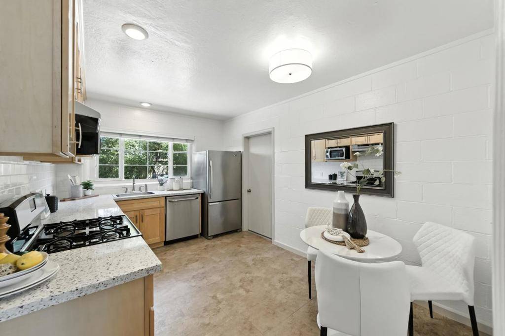 San Carlos, CA 94070,1043 Northwood DR