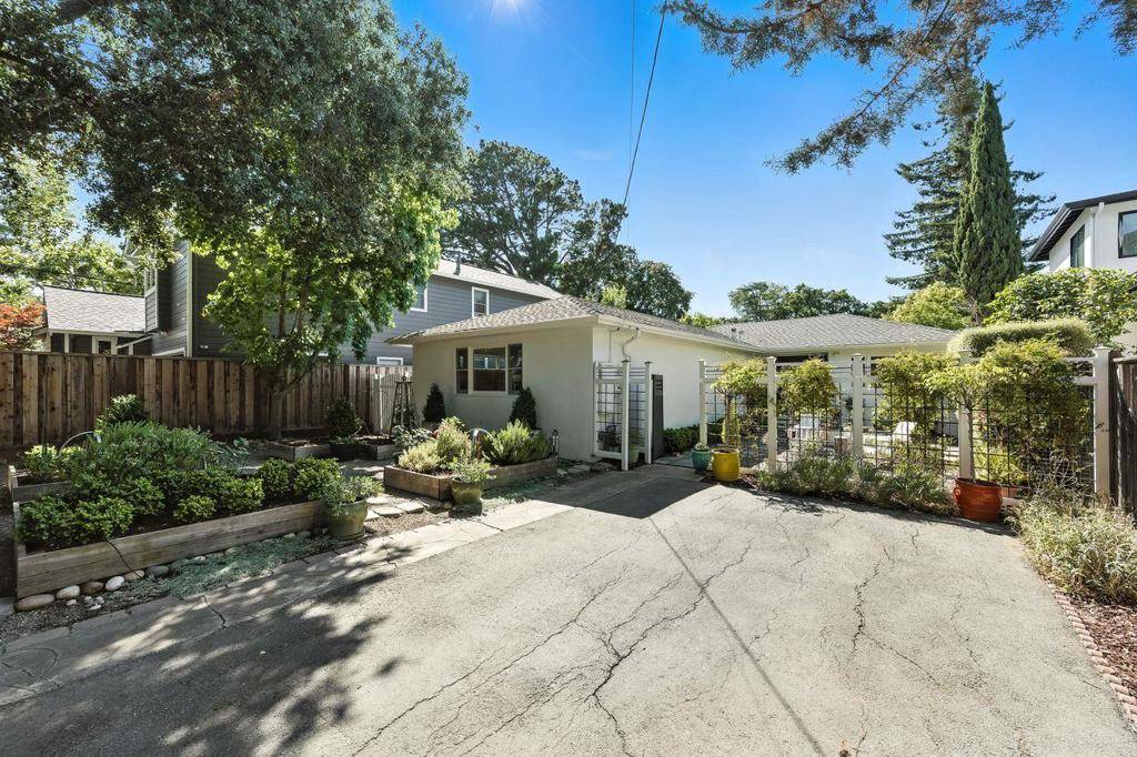 Redwood City, CA 94061,1422 W Selby LN