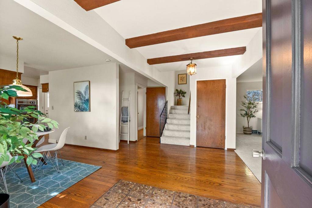 Los Gatos, CA 95033,26025 Highland WAY