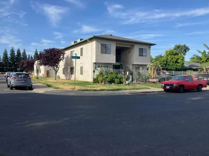2124 Hickory WAY, West Sacramento, CA 95691
