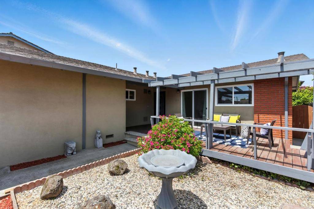 Alameda, CA 94502,1017 Island DR