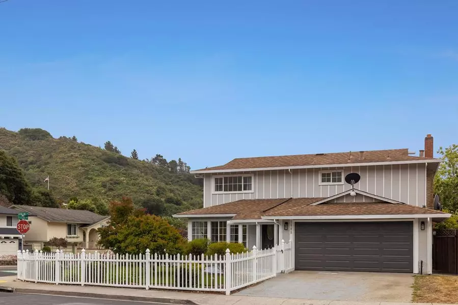 1001 Everglades DR, Pacifica, CA 94044