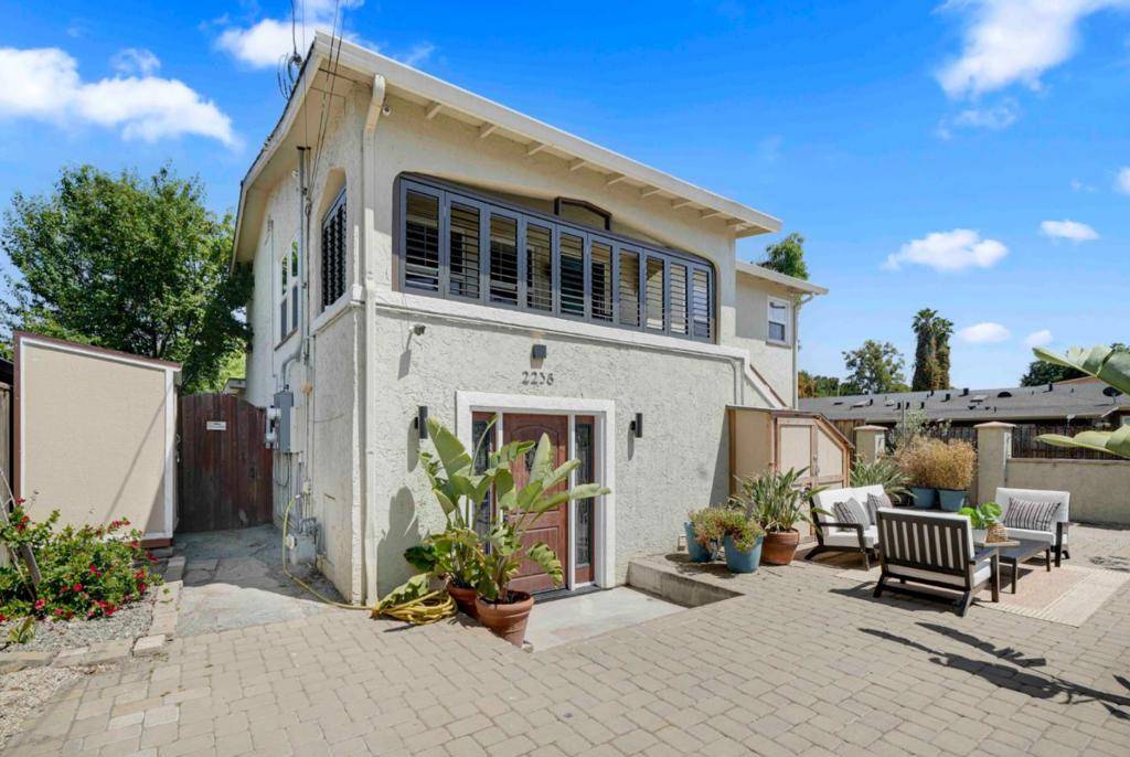 East Palo Alto, CA 94303,2238 Lincoln ST