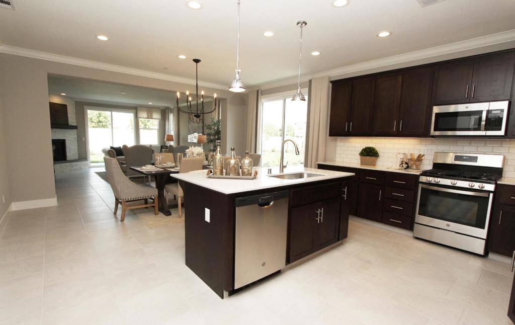 Los Banos, CA 93635,1212 Gypsum DR #2-3