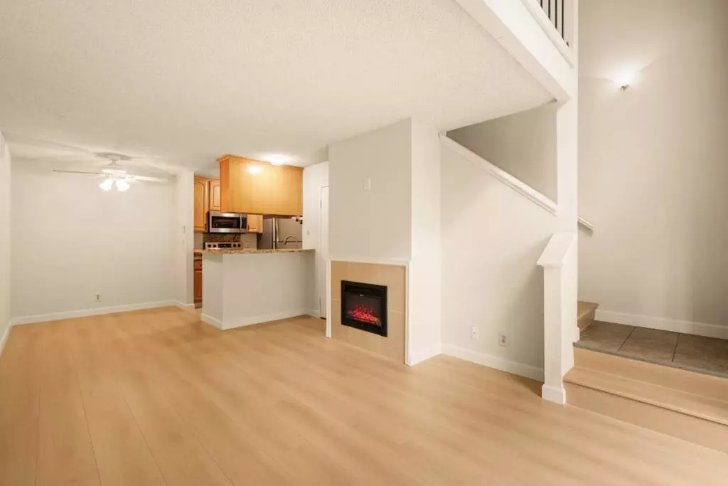 Daly City, CA 94015,385 Mandarin DR #11