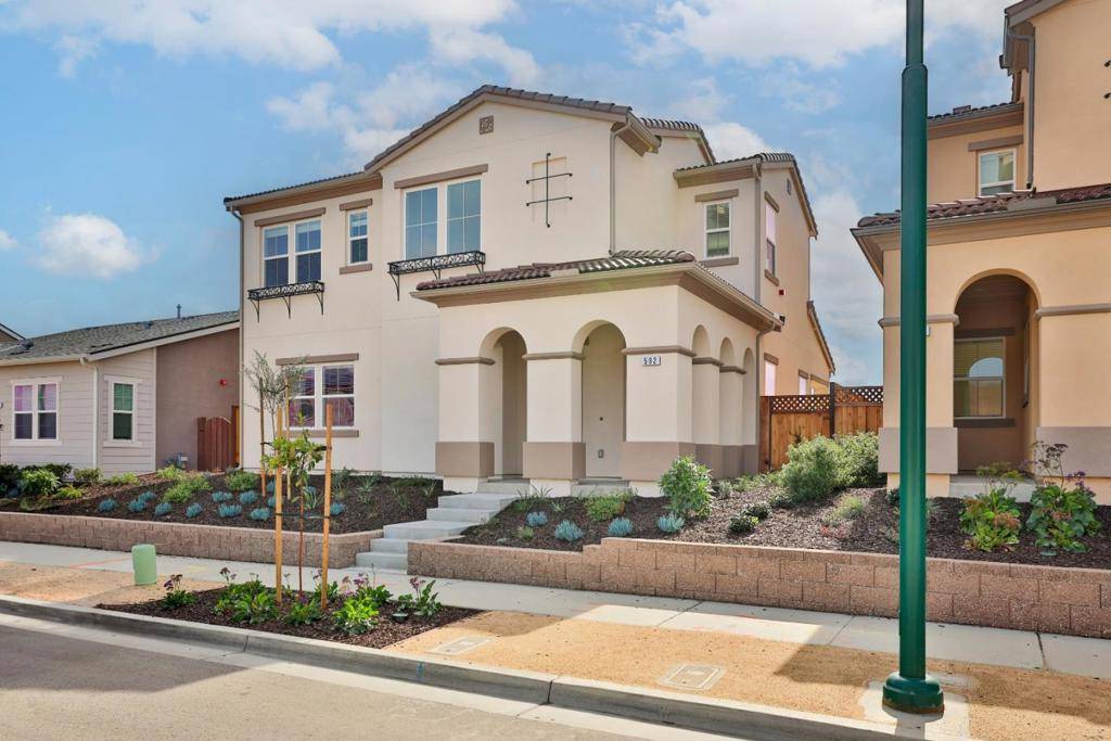 Marina, CA 93933,592 Santa Lucia WAY