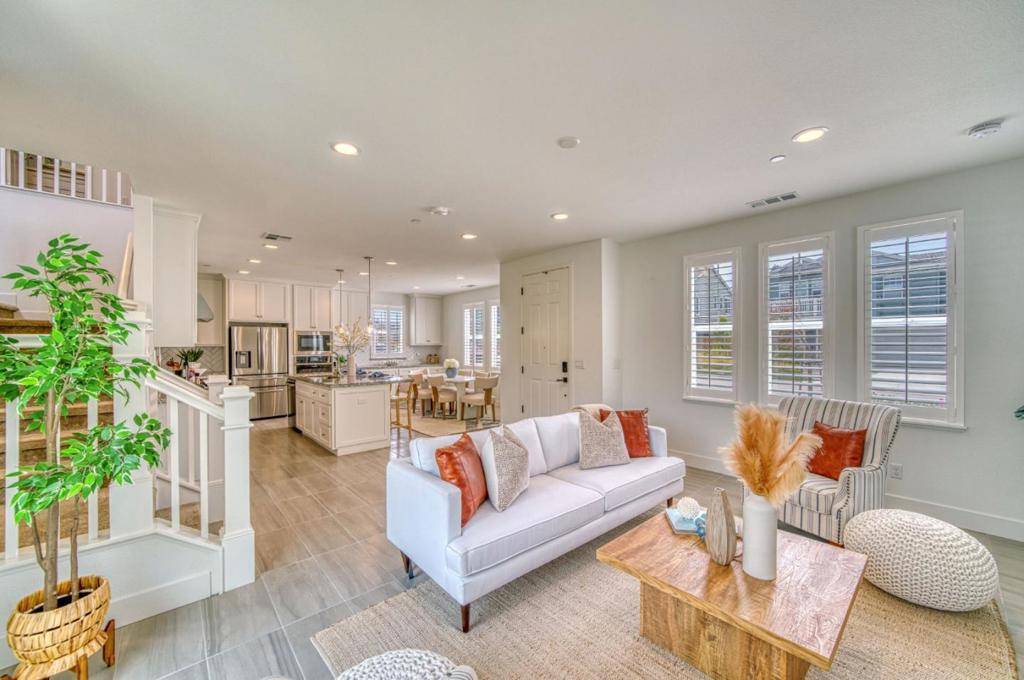 Marina, CA 93933,267 Sandy Gulch DR