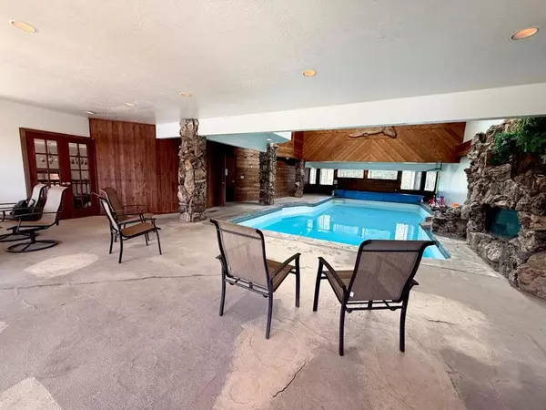 South Lake Tahoe, CA 96150,569 Lucerne WAY