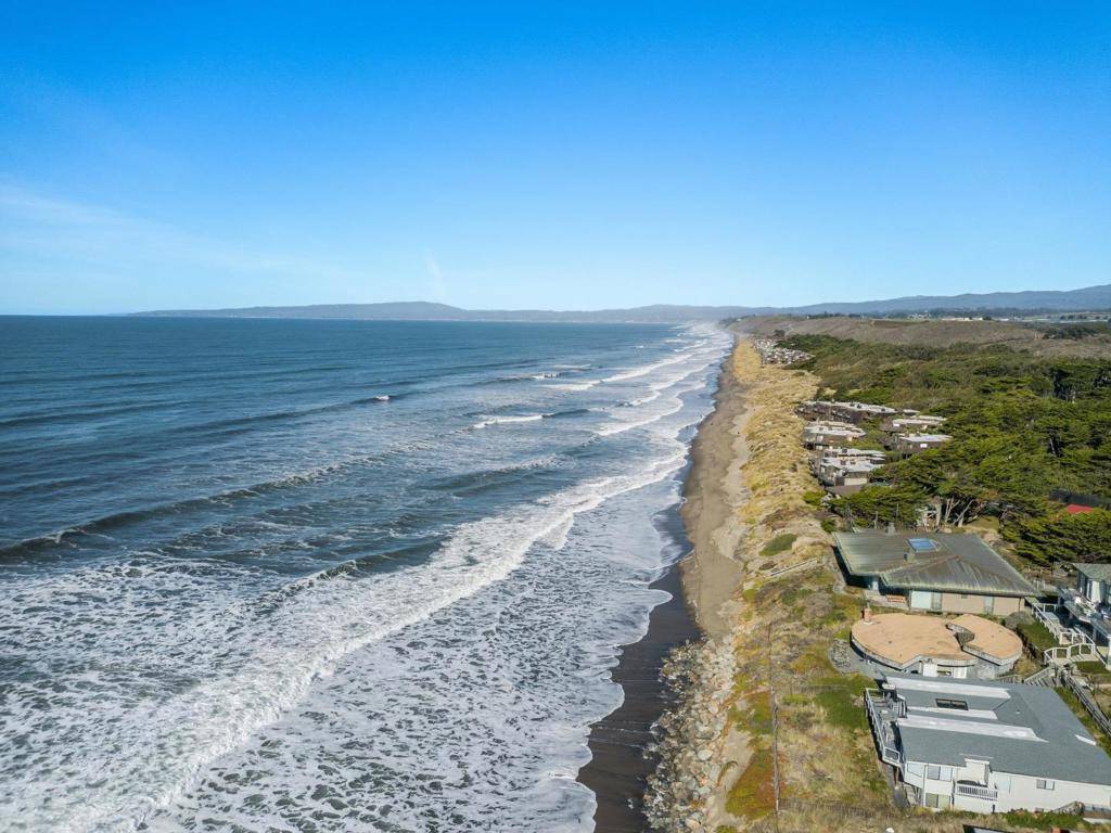 60 Avocet CIR, Watsonville, CA 95076