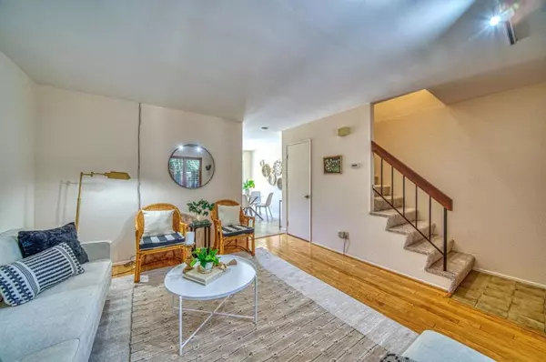 Aptos, CA 95003,294 Barkentine CT