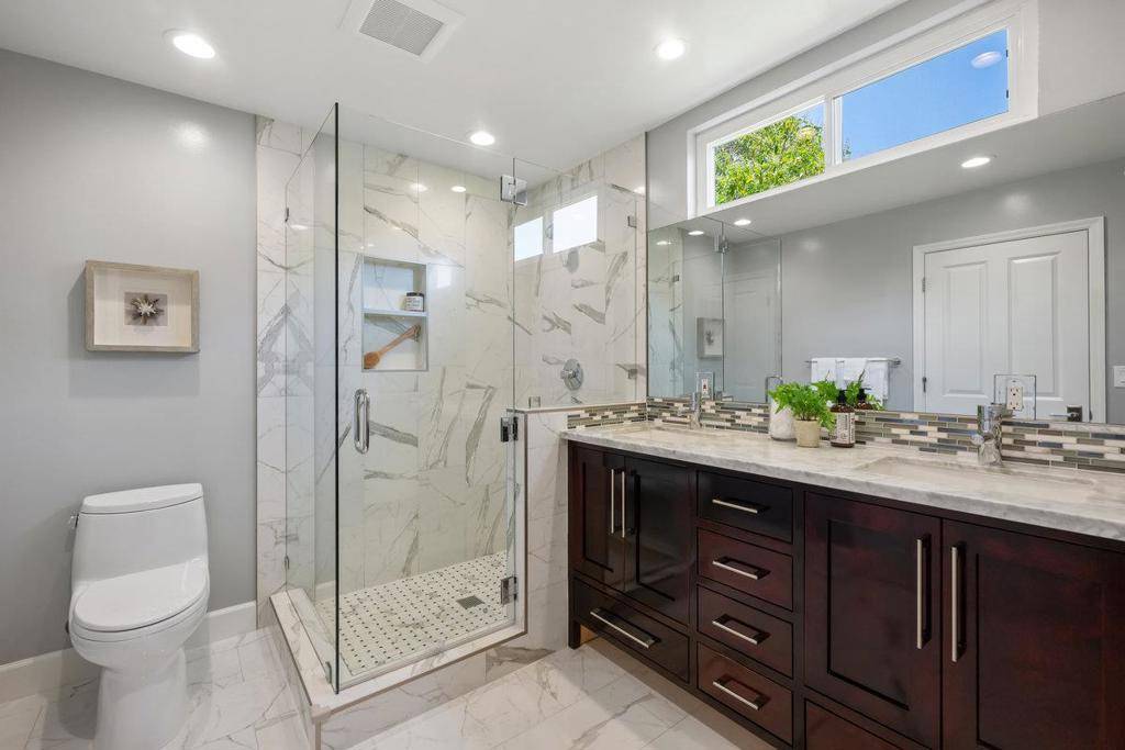 San Mateo, CA 94403,18 Condon CT