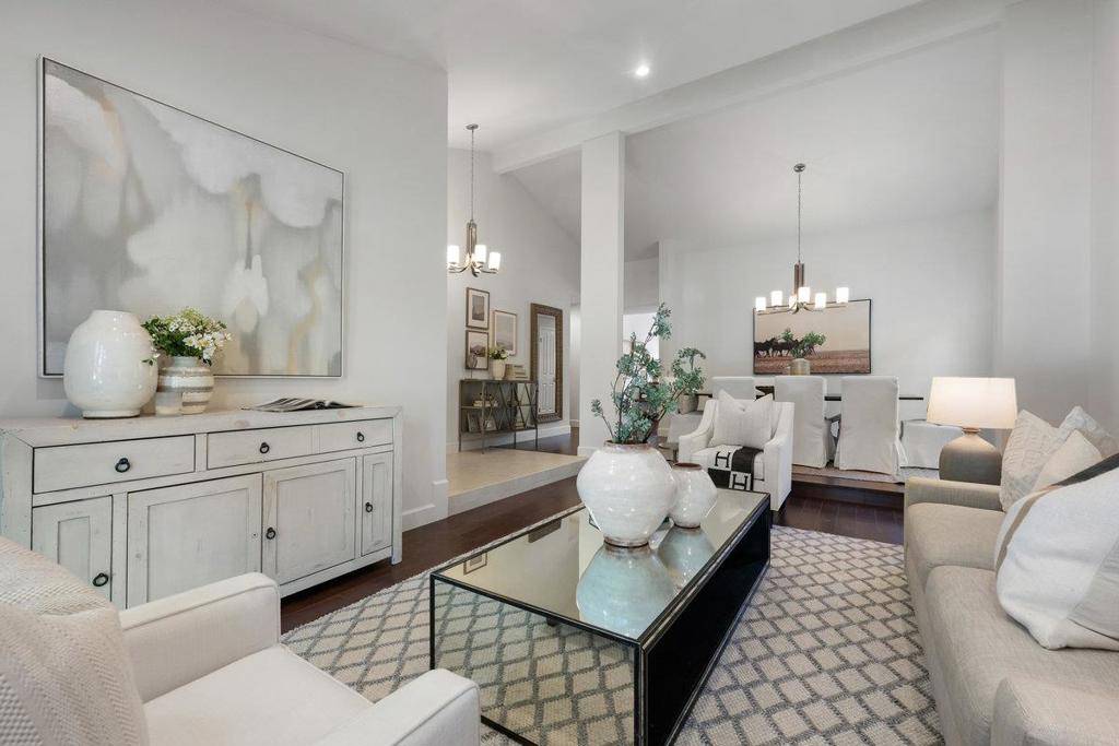 San Mateo, CA 94403,18 Condon CT