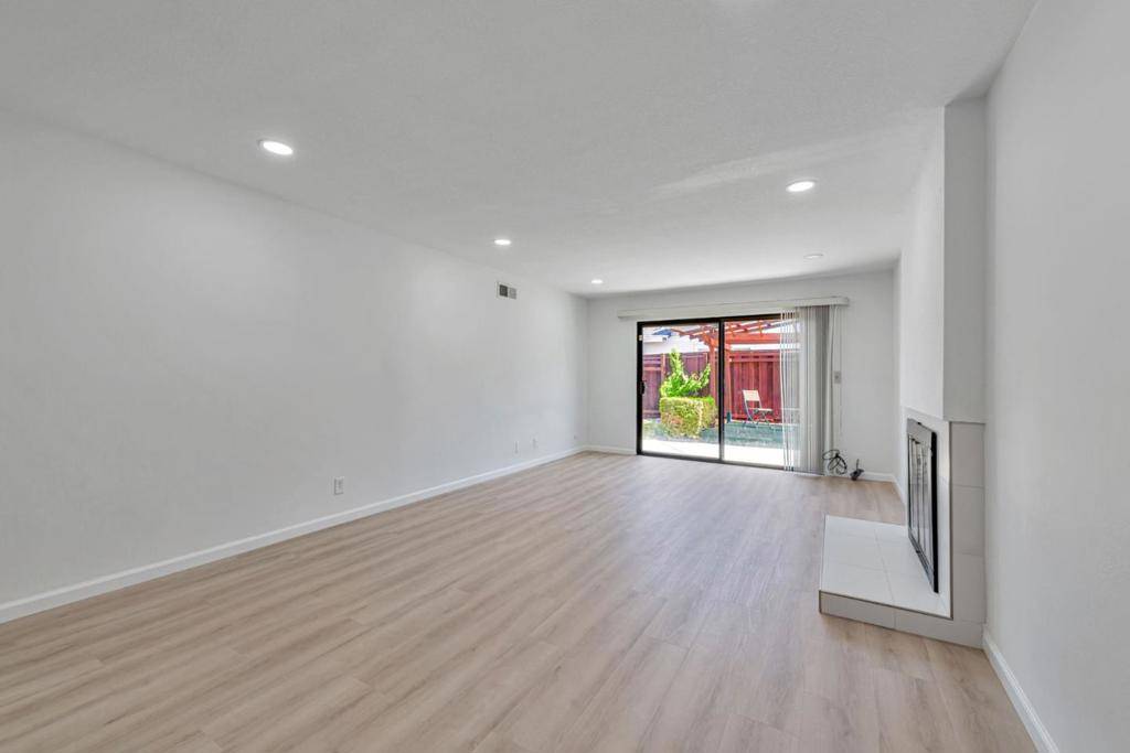 Foster City, CA 94404,301 Chesapeake AVE