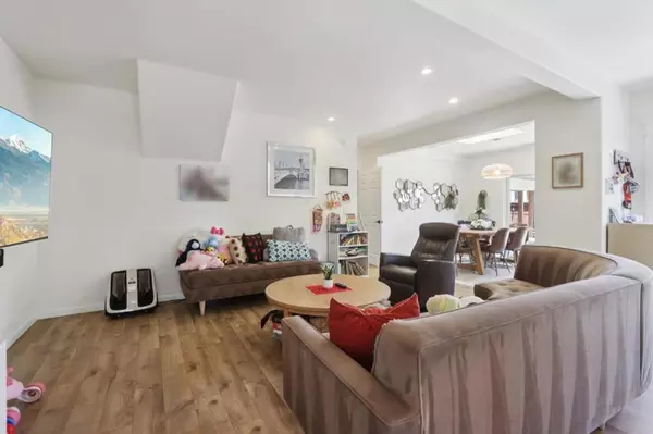 Santa Cruz, CA 95062,124 Glenview ST