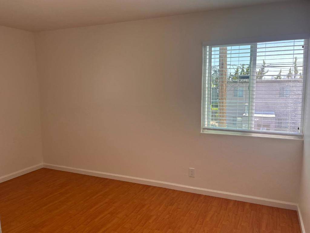 Cupertino, CA 95014,10162 Beardon DR #4