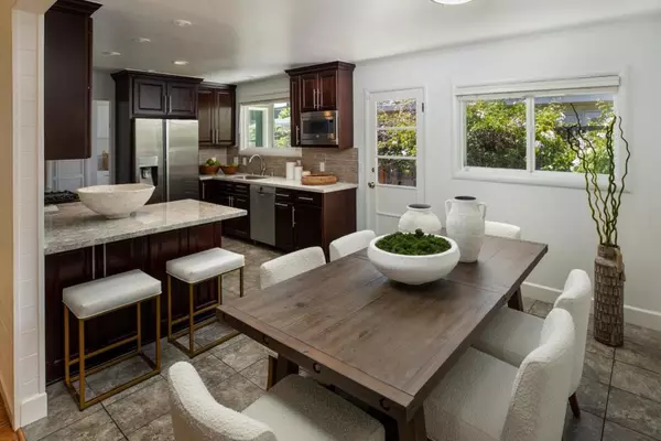Menlo Park, CA 94025,819 Laurel AVE