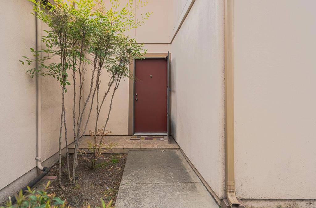 Salinas, CA 93907,740 Alvarado DR