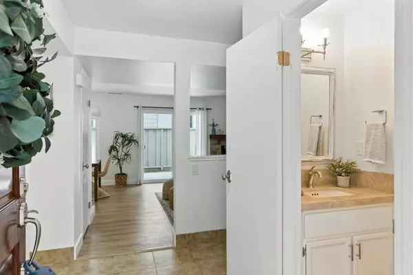 Santa Cruz, CA 95065,3101 Erin LN