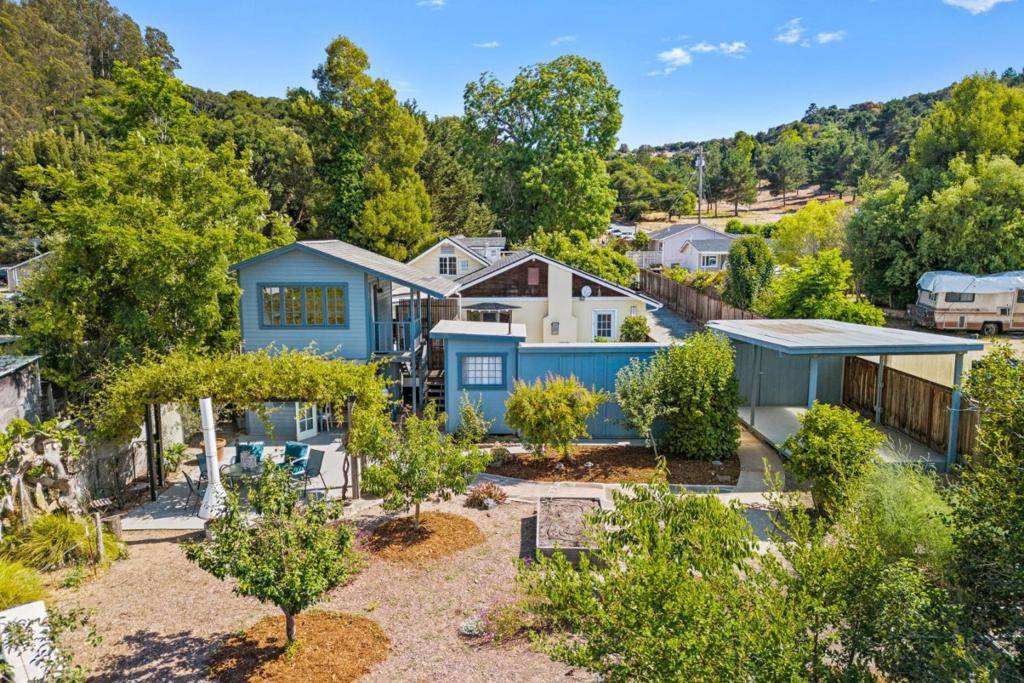 Royal Oaks, CA 95076,68 Live Oak RD