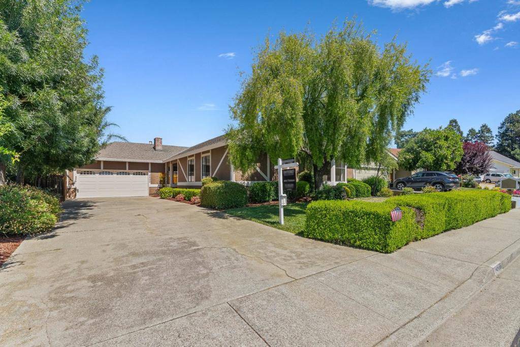 Morgan Hill, CA 95037,14530 De Anza CT