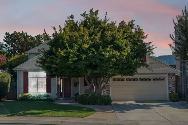 Gilroy, CA 95020,930 Hoesch WAY