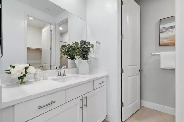 Sunnyvale, CA 94085,895 De Guigne DR #2