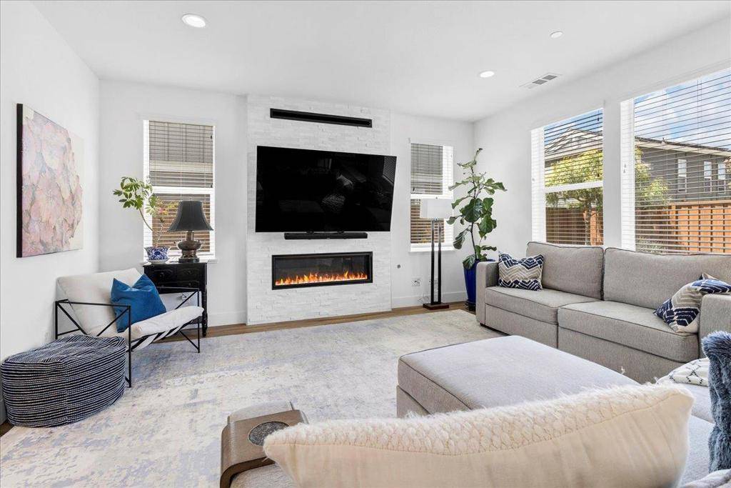 Marina, CA 93933,273 Skyview DR