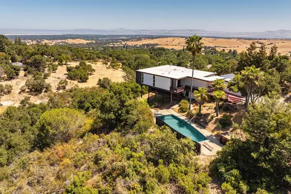 30 Pine Ridge WAY, Portola Valley, CA 94028