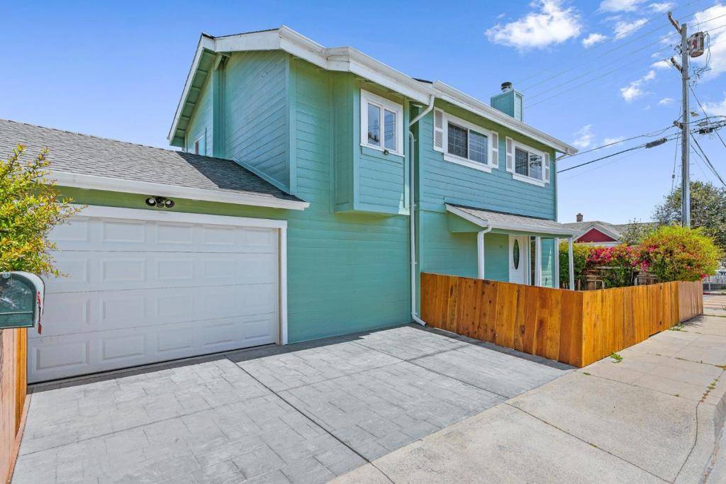 540 Spruce AVE, Pacific Grove, CA 93950