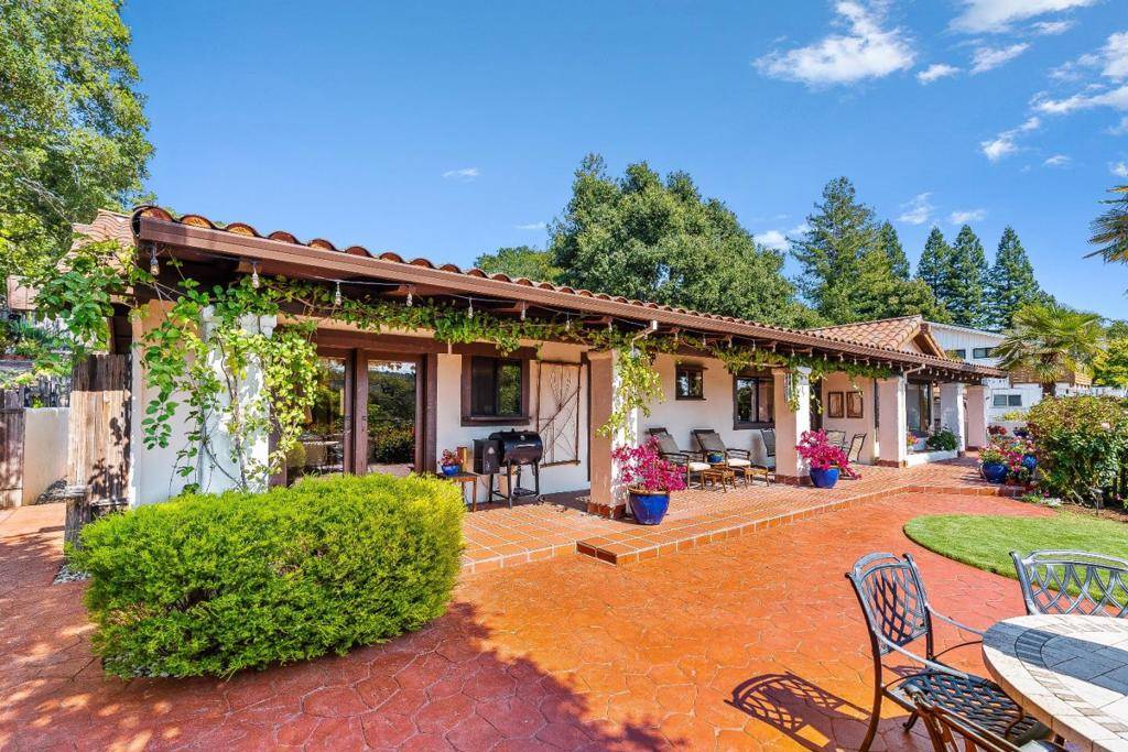 102 Pasatiempo DR, Santa Cruz, CA 95060