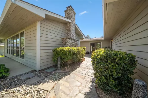 Redding, CA 96001,15907 Cindee LN
