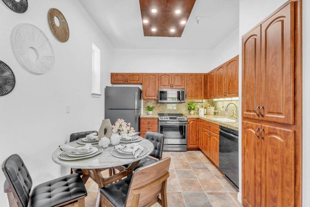 San Jose, CA 95112,516 Martha ST #201