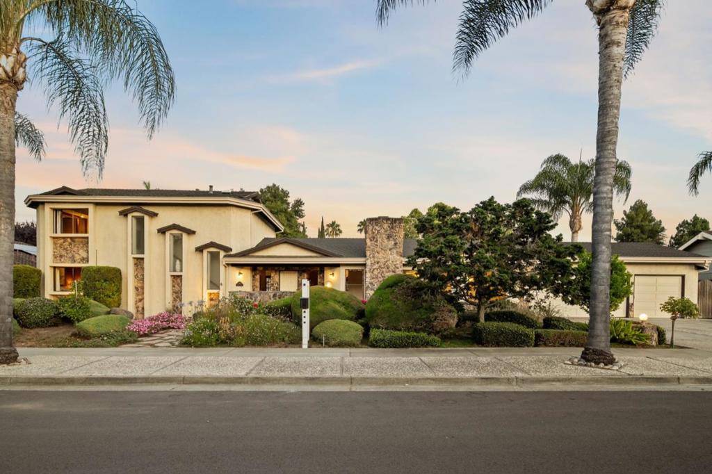 1462 Robsheal DR, San Jose, CA 95125