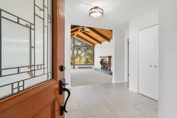 Aptos, CA 95003,1044 Pleasant Valley RD