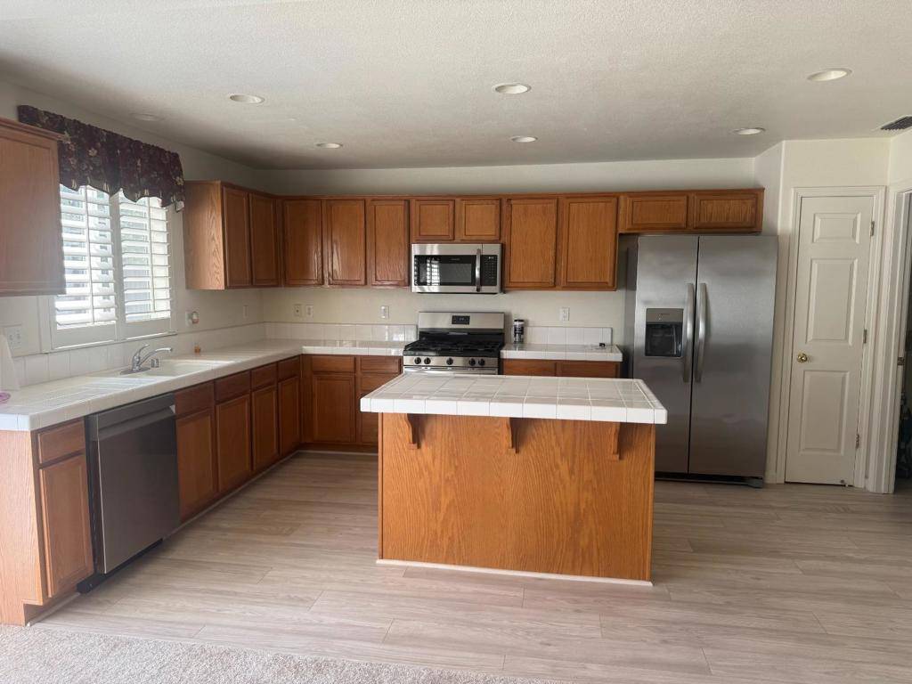 Patterson, CA 95363,1444 Brahma ST