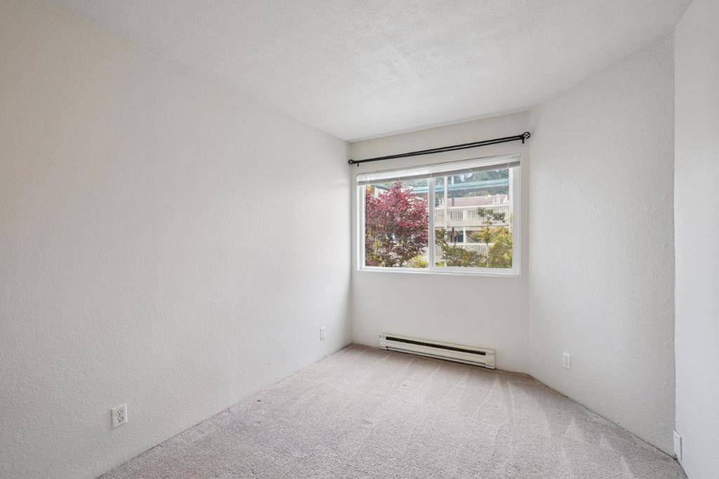 Daly City, CA 94015,370 Imperial WAY #218