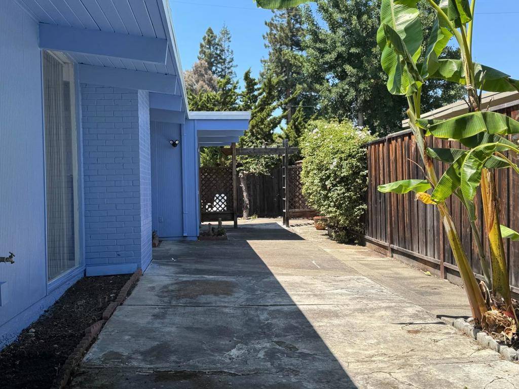 Palo Alto, CA 94303,731 E Charleston RD