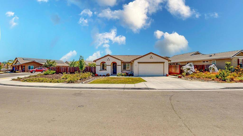 Hollister, CA 95023,677 Sacramento WAY