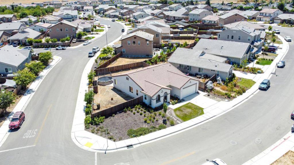 Hollister, CA 95023,677 Sacramento WAY