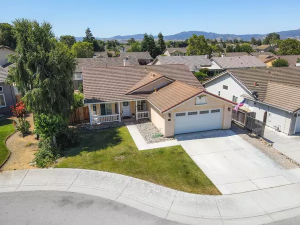 Hollister, CA 95023,2171 Spruce DR