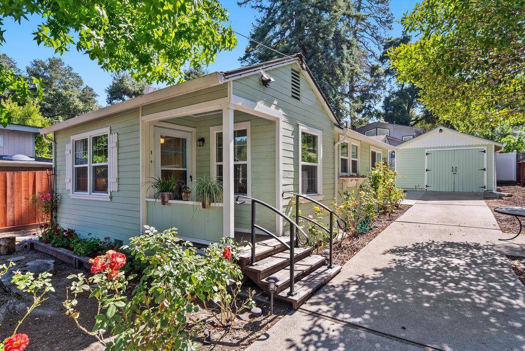 Ben Lomond, CA 95005,8494 Glen Arbor RD