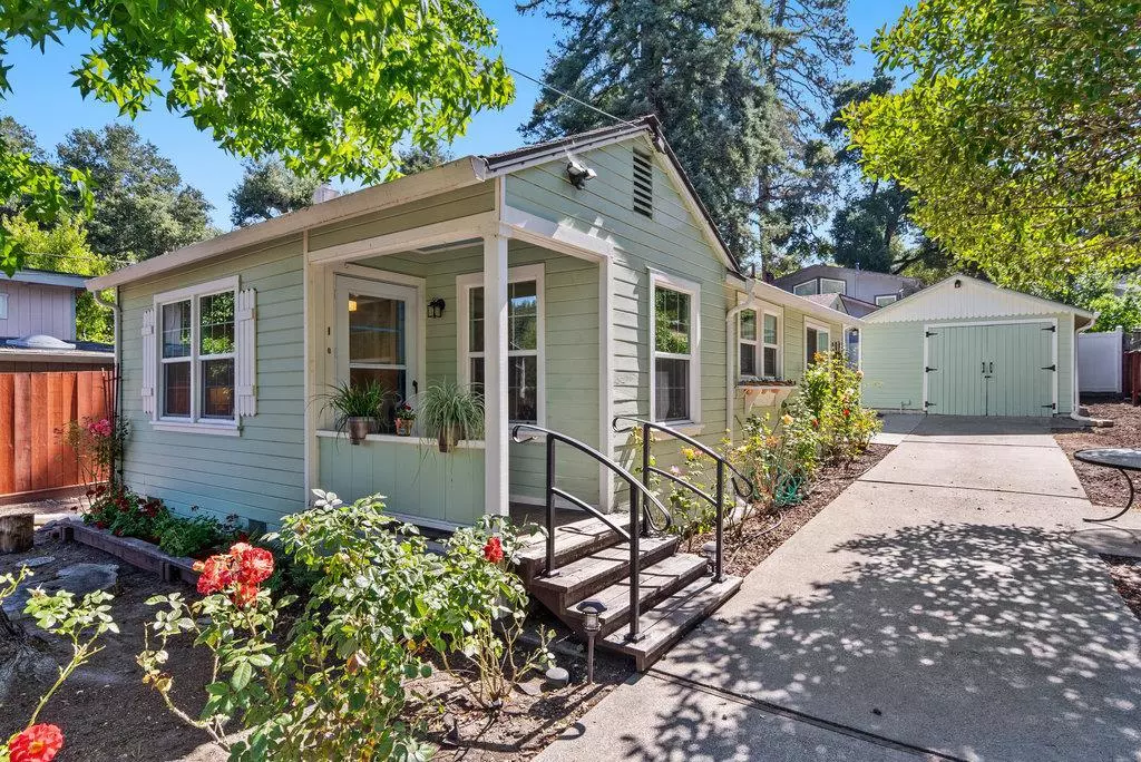 Ben Lomond, CA 95005,8494 Glen Arbor RD