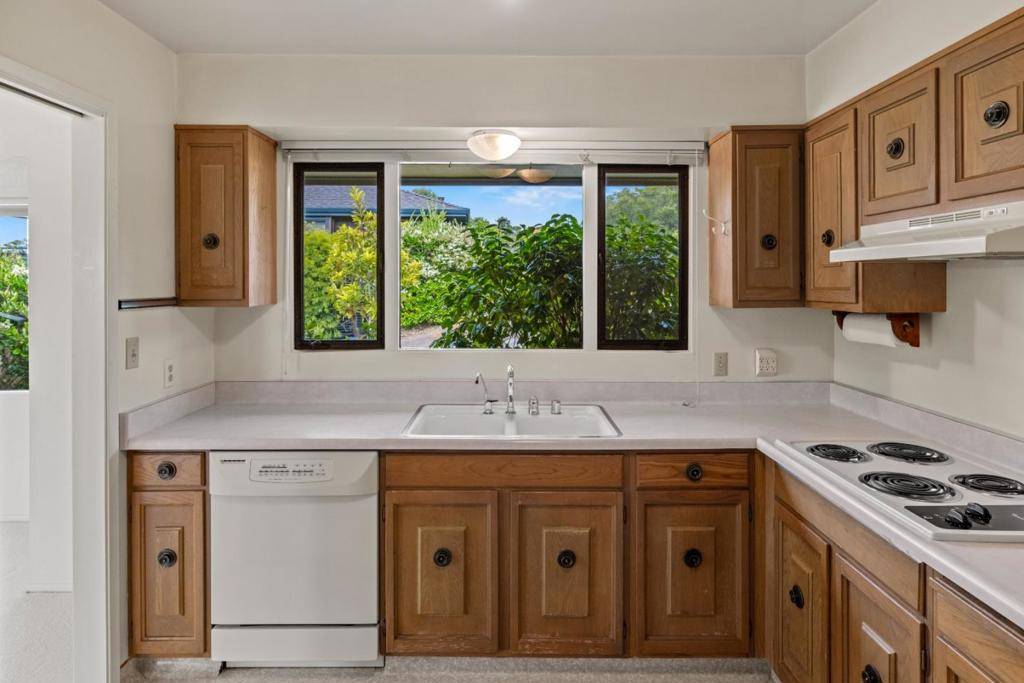 Carmel, CA 93923,254 Del Mesa
