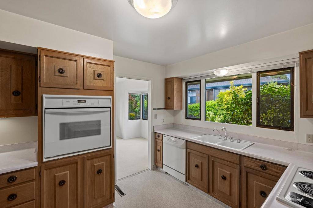 Carmel, CA 93923,254 Del Mesa