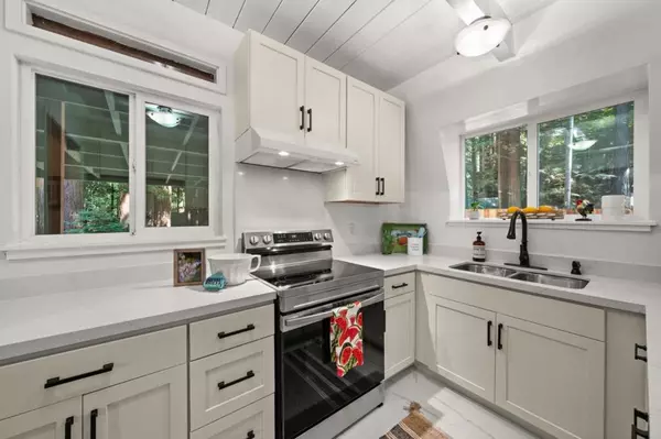 Felton, CA 95018,1666 Creek DR